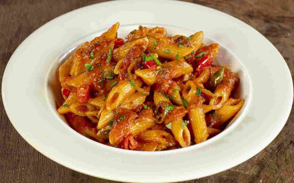 In cucina con Luca Pappagallo: penne all’arrabbiata