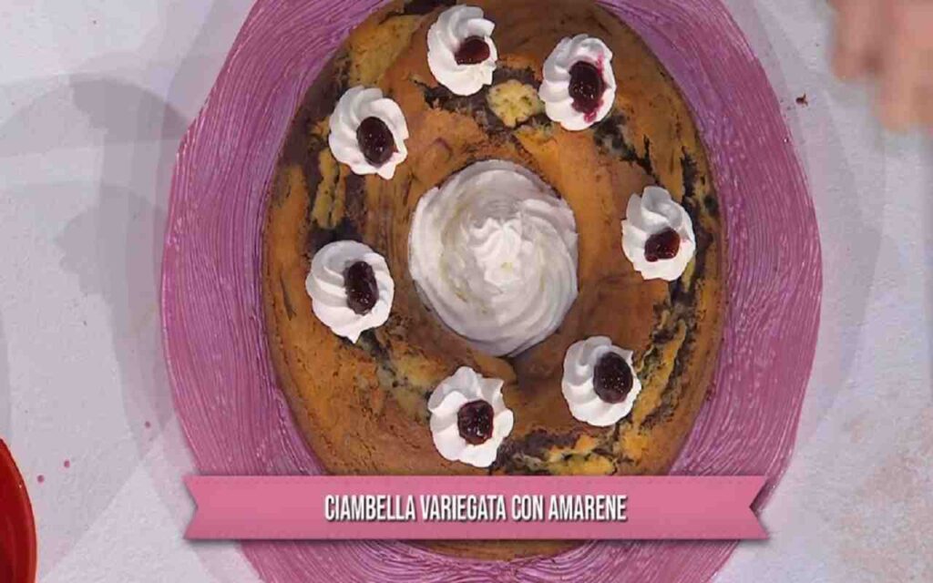 Ciambella variegata con amarene, ricetta di Daniele Persegani: ingredienti, preparazione e consigli